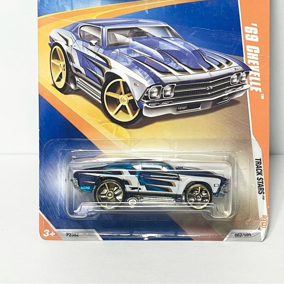 hot wheels 69 chevelle Clear Blue 2009 - Picture 13 of 16